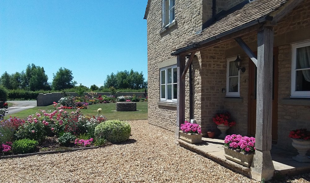 Wheatleys Farm Bed-and-Breakfast, nr Swindon/Cirencester/Cotswolds/Water-Park B&B