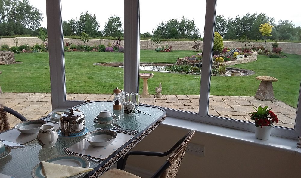 Wheatleys Farm Bed-and-Breakfast, nr Swindon/Cirencester/Cotswolds/Water-Park B&B